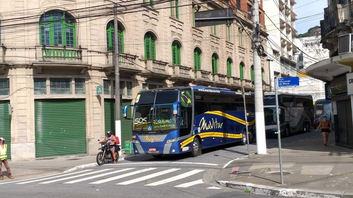 Ônibus percorreram ruas de Santos, Praia Grande, São Vicente e Cubatão