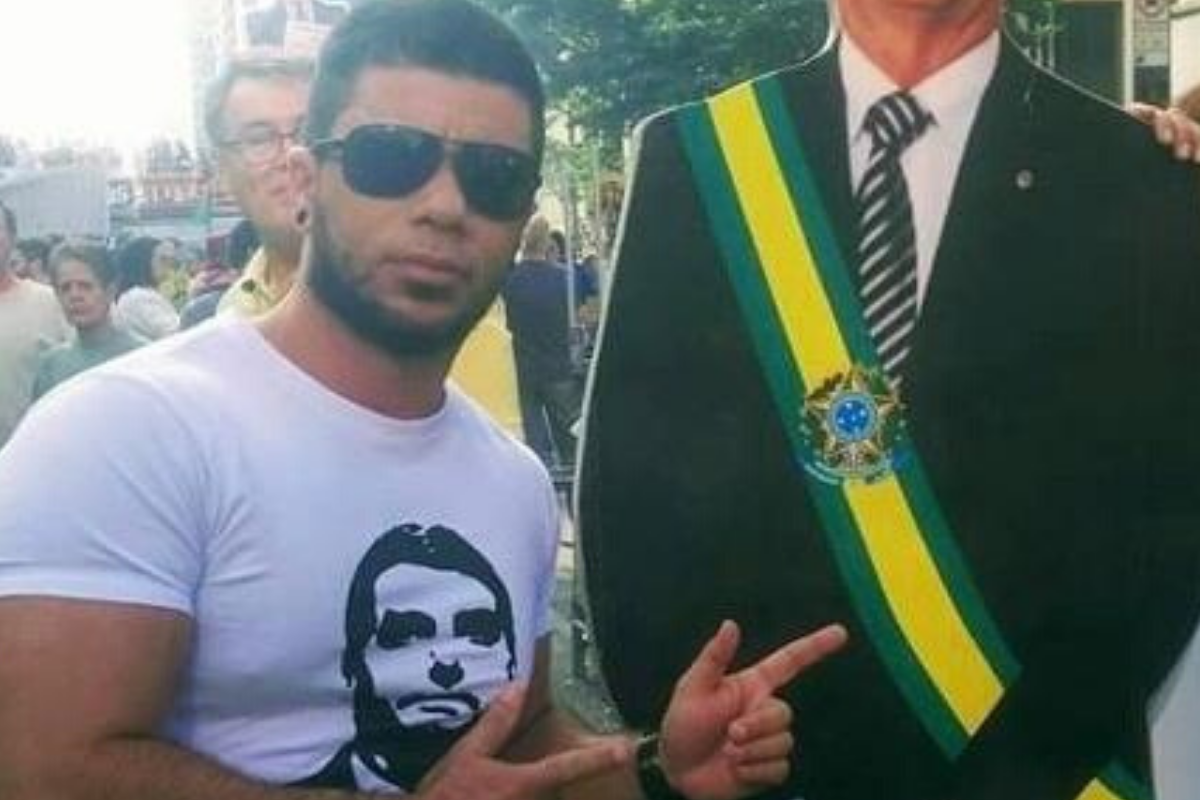 Professor em ato de apoio a Bolsonaro na avenida Paulista
