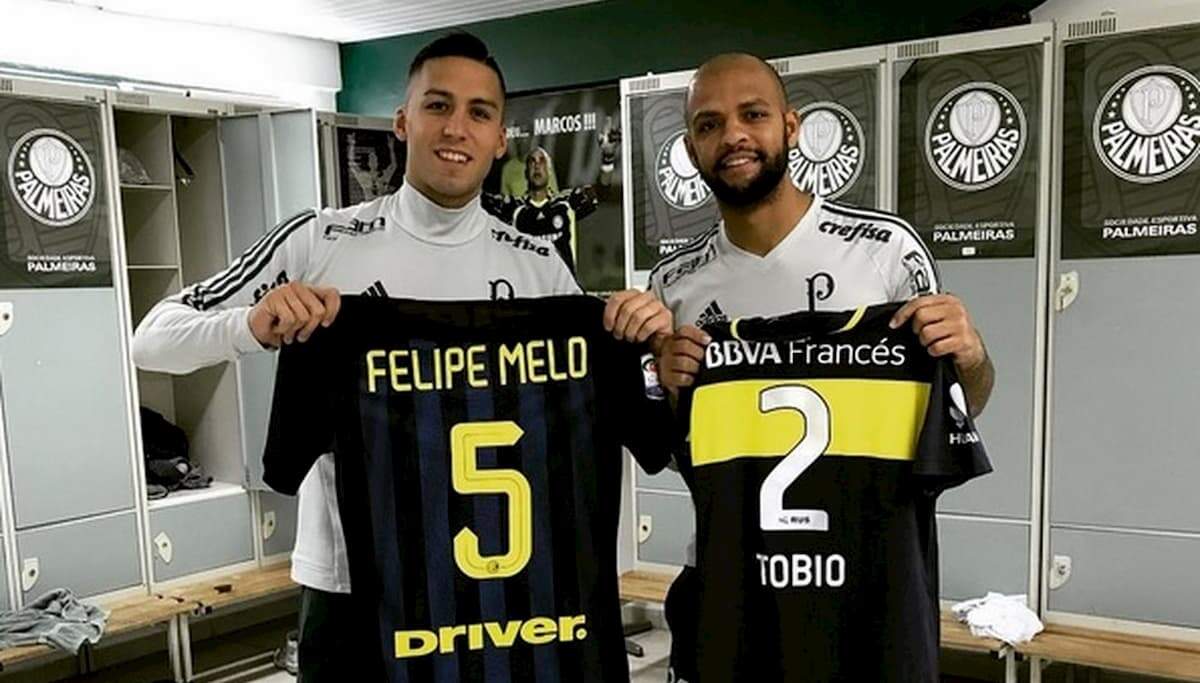 Felipe Melo ao lado do zagueiro Tobio, ex-jogador do Palmeiras e Boca Juniors