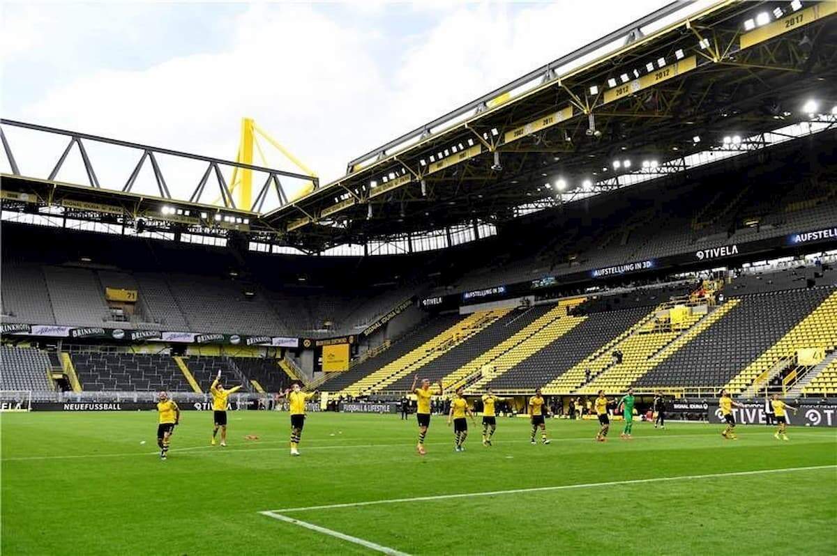 Desempenho do Dortmund contra o Schalke 04 não foi afetado pela ausência de torcida no estádio