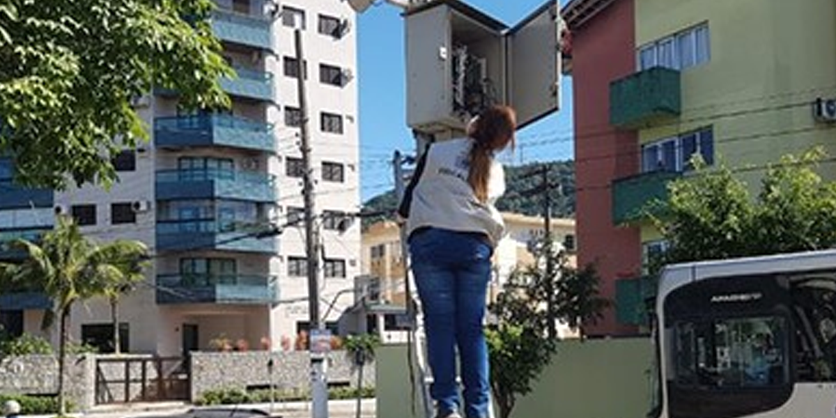 Fiscais realizaram verificação de radares em Guarujá na terça-feira (26)