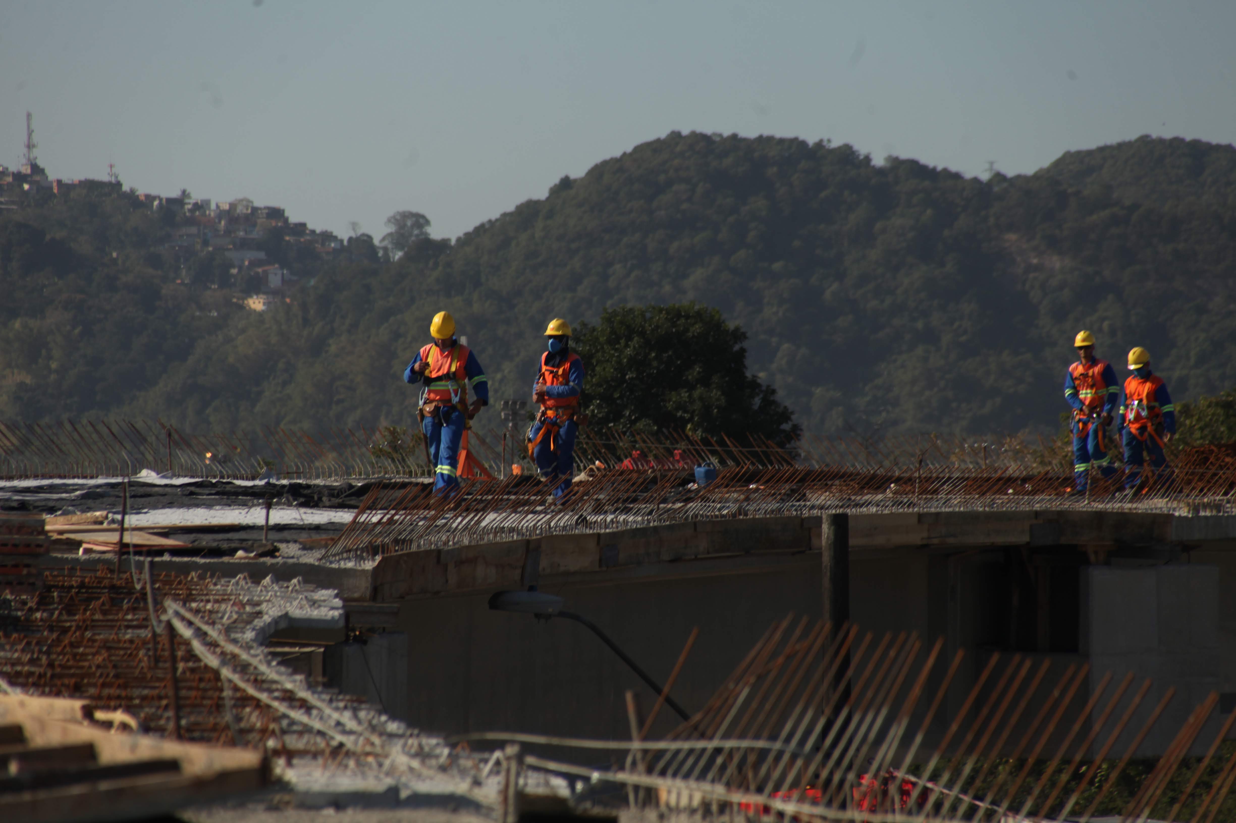 Rampa de acesso à futura ponte sobre o Rio São Jorge já foi concretada