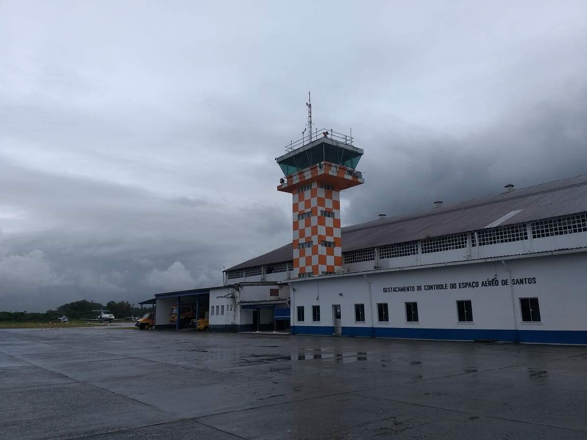 Aeródromo de Guarujá está localizado na Base Aérea de Santos 