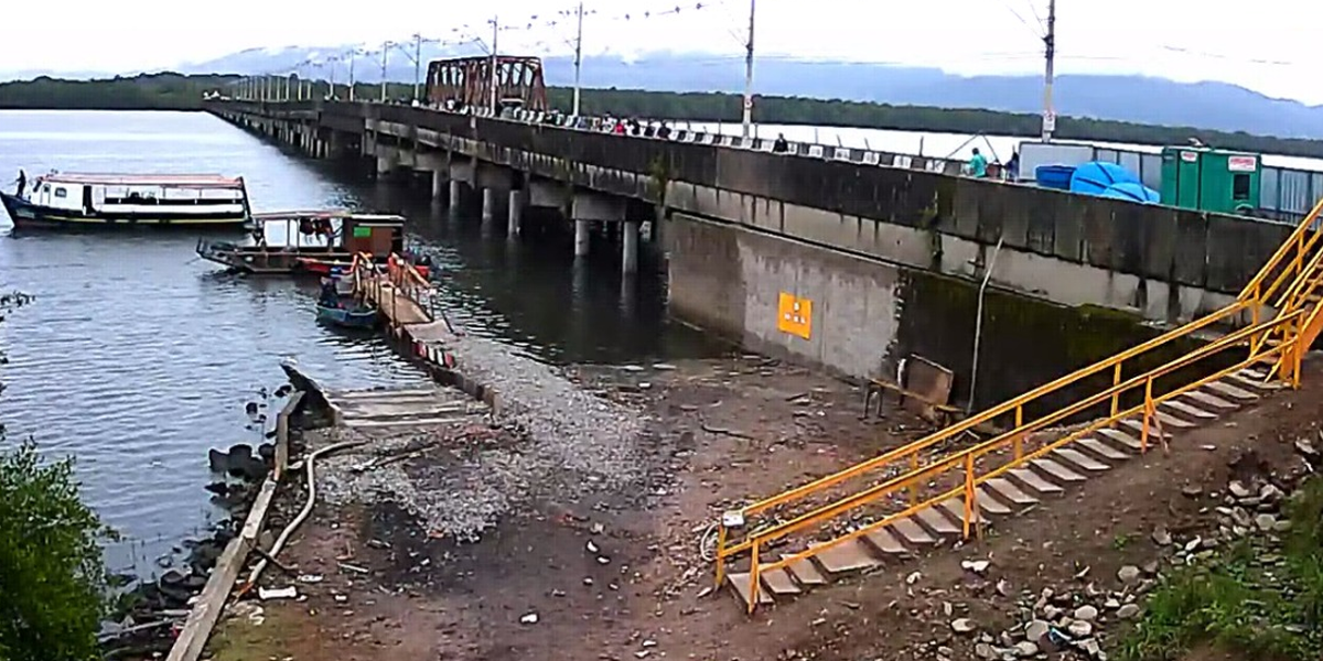 Ponte dos Barreiros, em São Vicente, está fechada desde o dia 30 de novembro