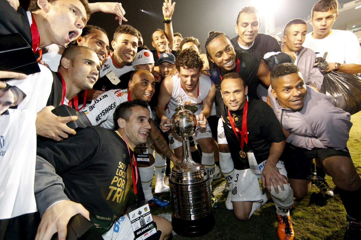 Jogadores comemoram título da Copa Libertadores de 2011