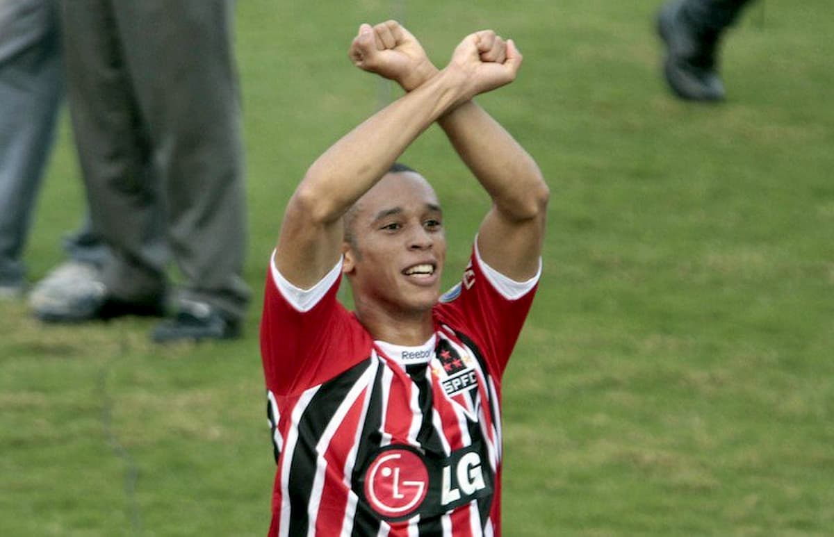 Miranda jogou no São Paulo entre 2006 e 2011, sendo tricampeão brasileiro