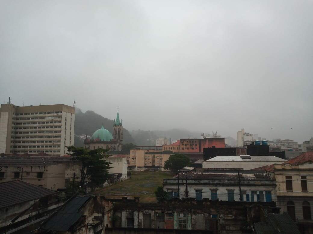 Semana final do outono começa com chuvas nas cidades da Baixada Santista