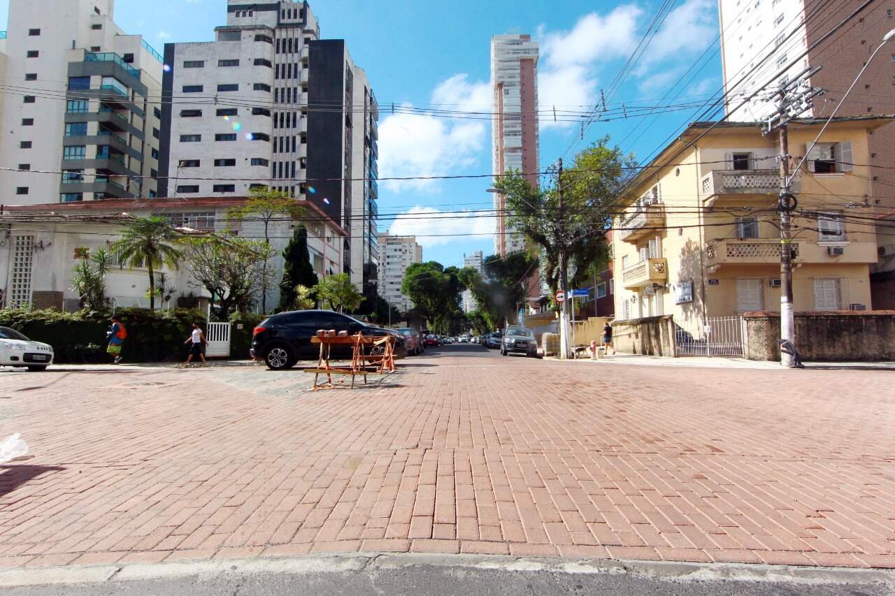 Obras na Rua Tolentino Filgueiras, no Gonzaga, estão na fase final