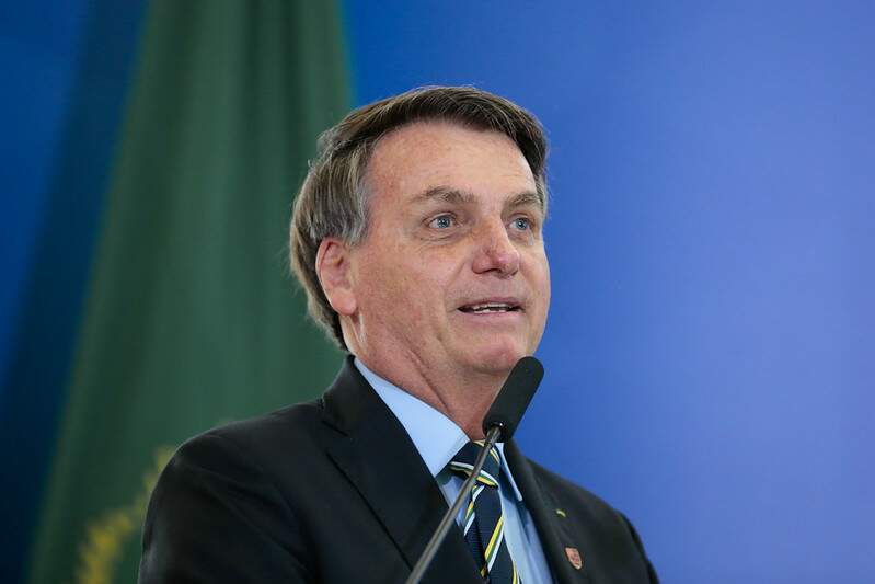 Assinatura de Bolsonaro permite que as equipes possam firmar contratos com os atletas em 30 dias