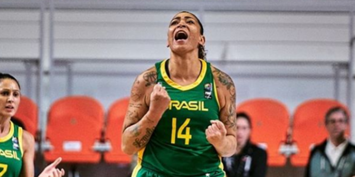 Pivô campeã da WNBA alerta para o combate ao racismo: 'Tem que ser diário'.
