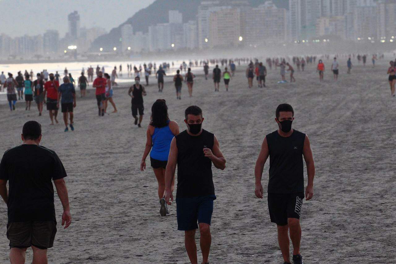 Força Tarefa quer evitar aglomeração na faixa de areia de Santos no final de semana