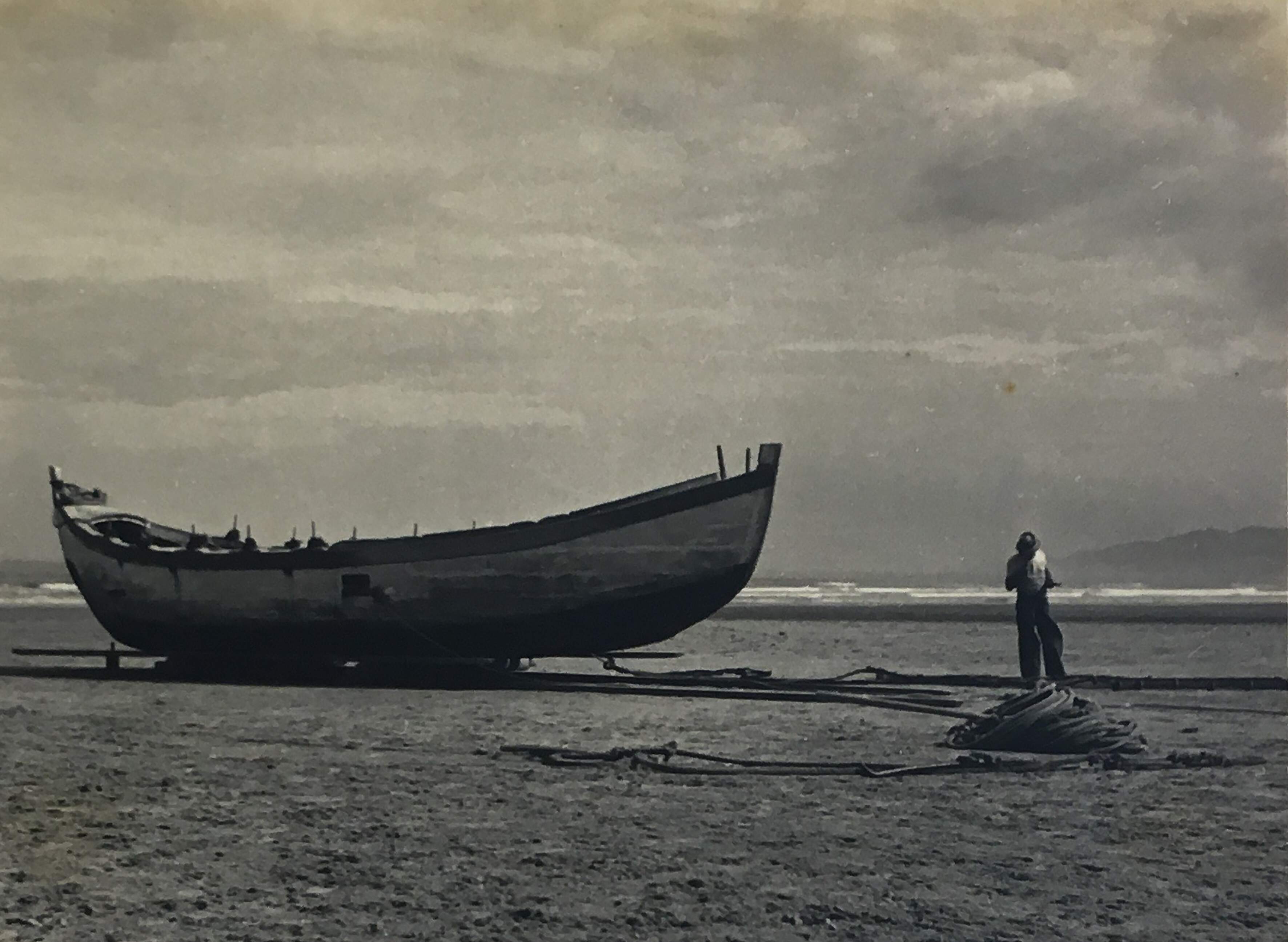 Boa parte da exposição de Ismael Alberto de Souza explora o mar e suas atividades, como as barcas