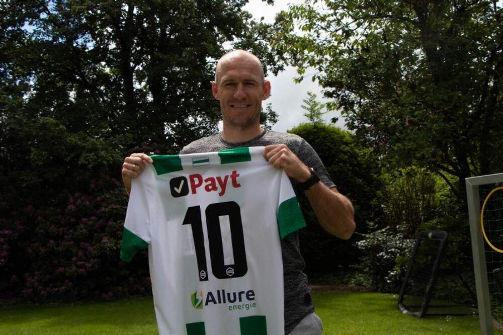 Clube anunciou retorno de Robben, que vestirá a camisa 10