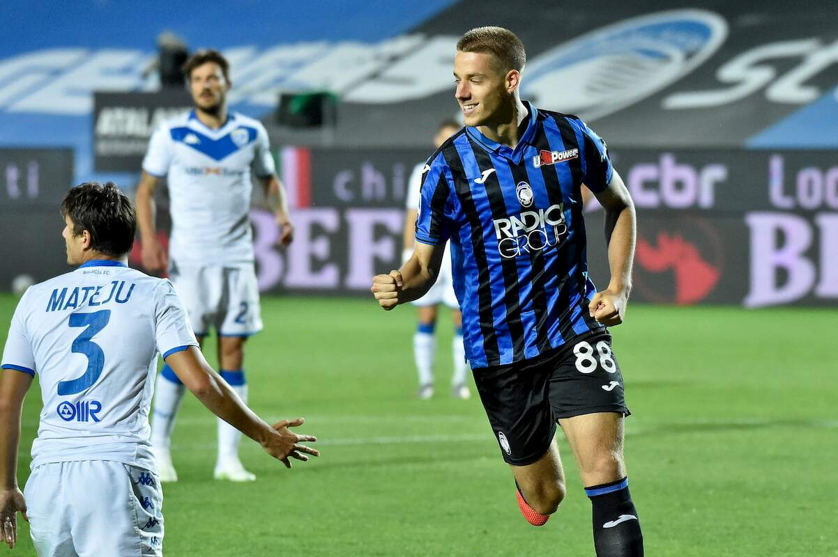 Mario Pasalic comemora gol durante partida contra o Brescia 
