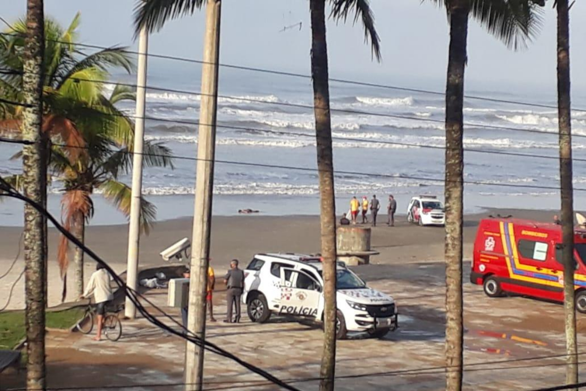 A vítima foi localizada por moradores na praia do bairro Vila Caiçara