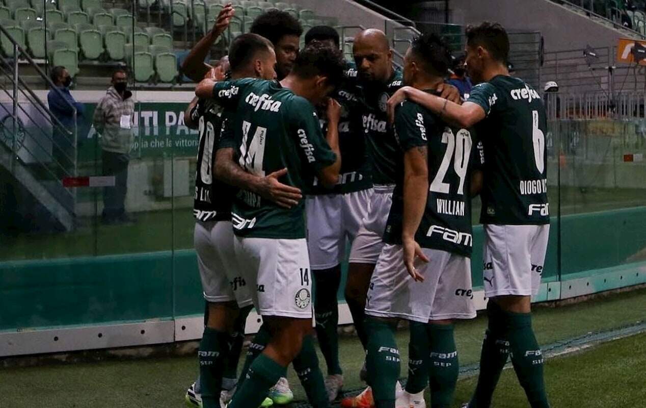 Palmeiras se classificou com dois gols no final da partida