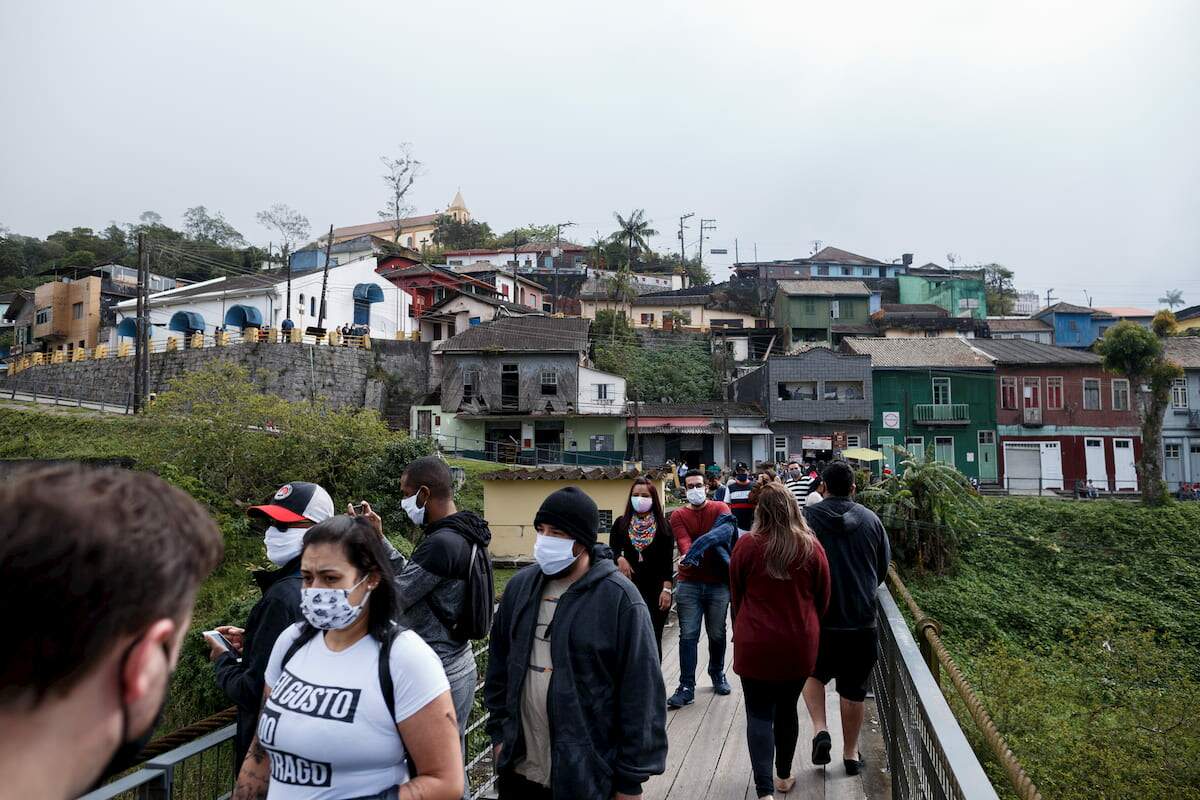 Movimentação de turistas na vila turística de Paranapiacaba, em Santo André, neste domingo