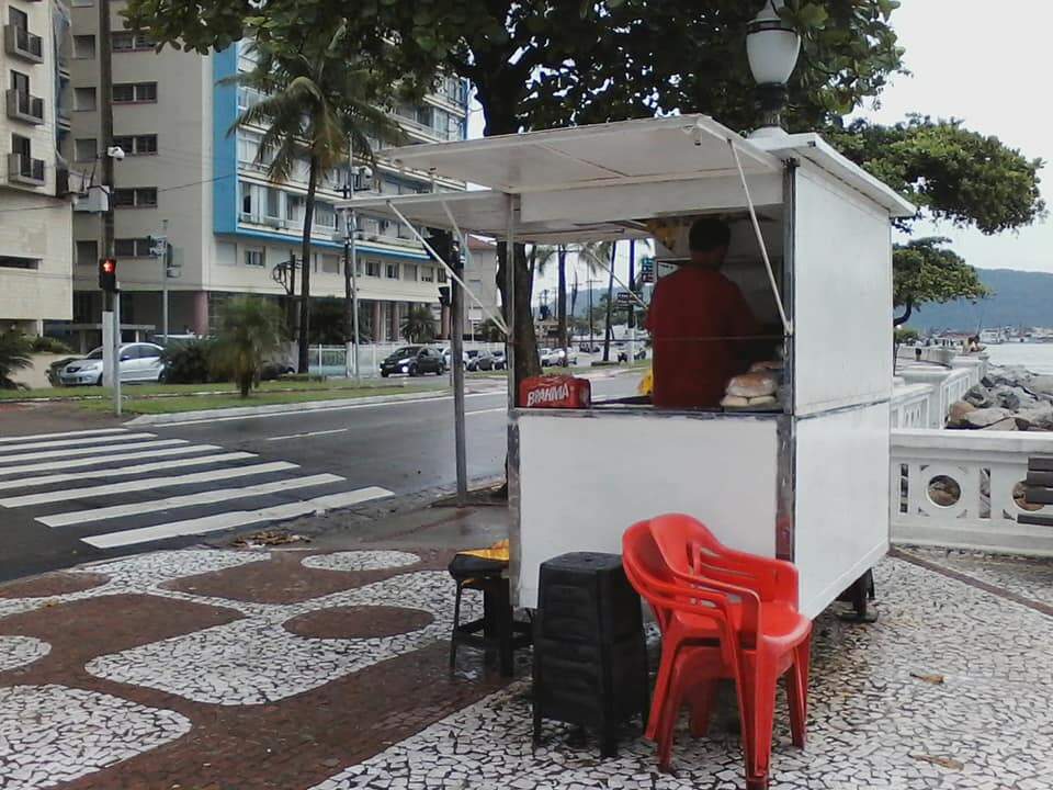 Carrinho de lanches de Zelito funcionava na Ponta da Praia, em Santos 