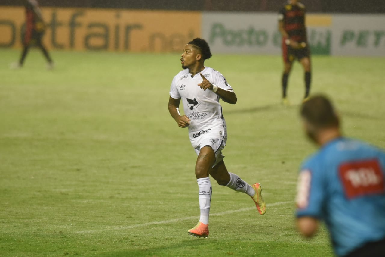 Marinho marcou o gol da vitória santista em Pernambuco