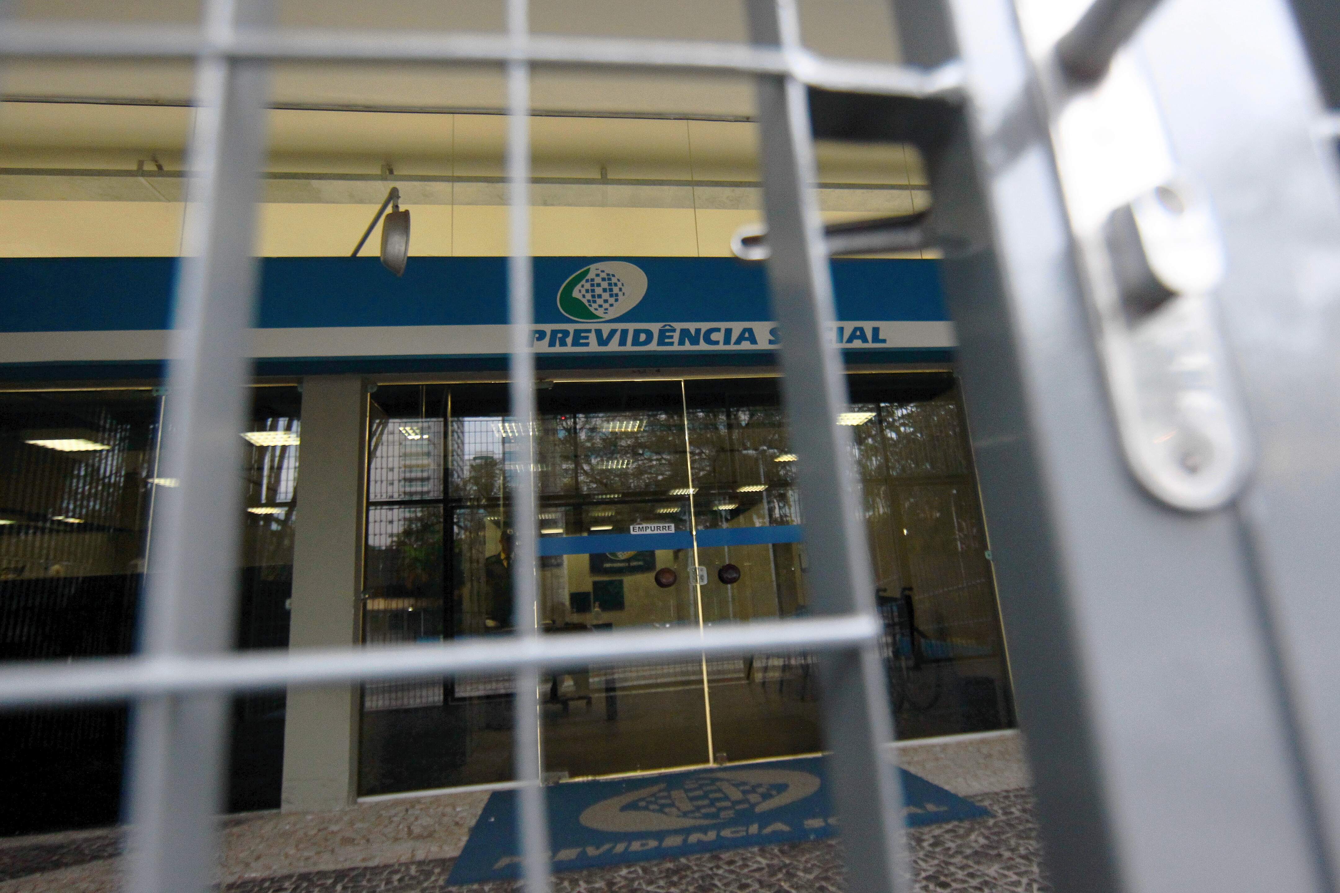 Posto do INSS em Santos não recebe segurados desde o fim de março