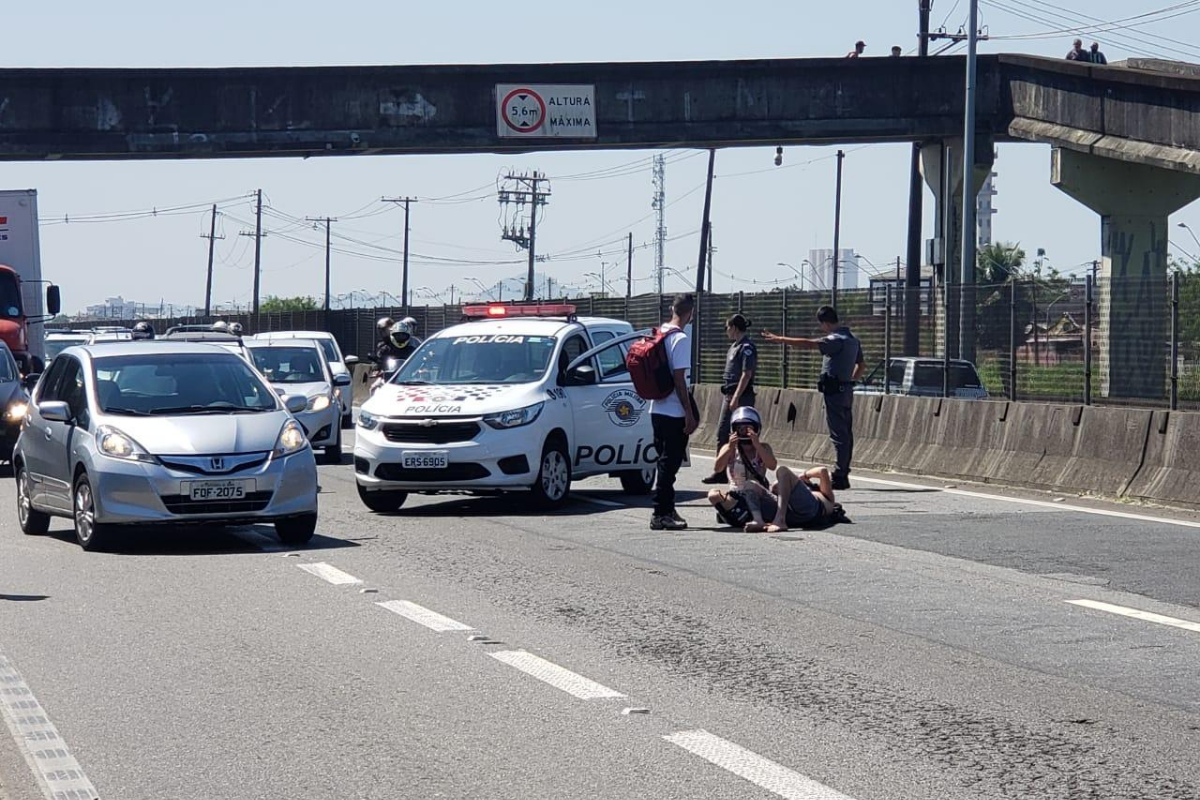 Uma pessoa fica ferida após colisão entre motos na rodovia Padre Manoel da Nóbrega