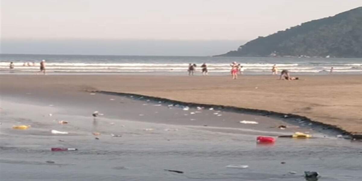 Bertioga recolheu três vezes mais lixo nas praias do que o habitual