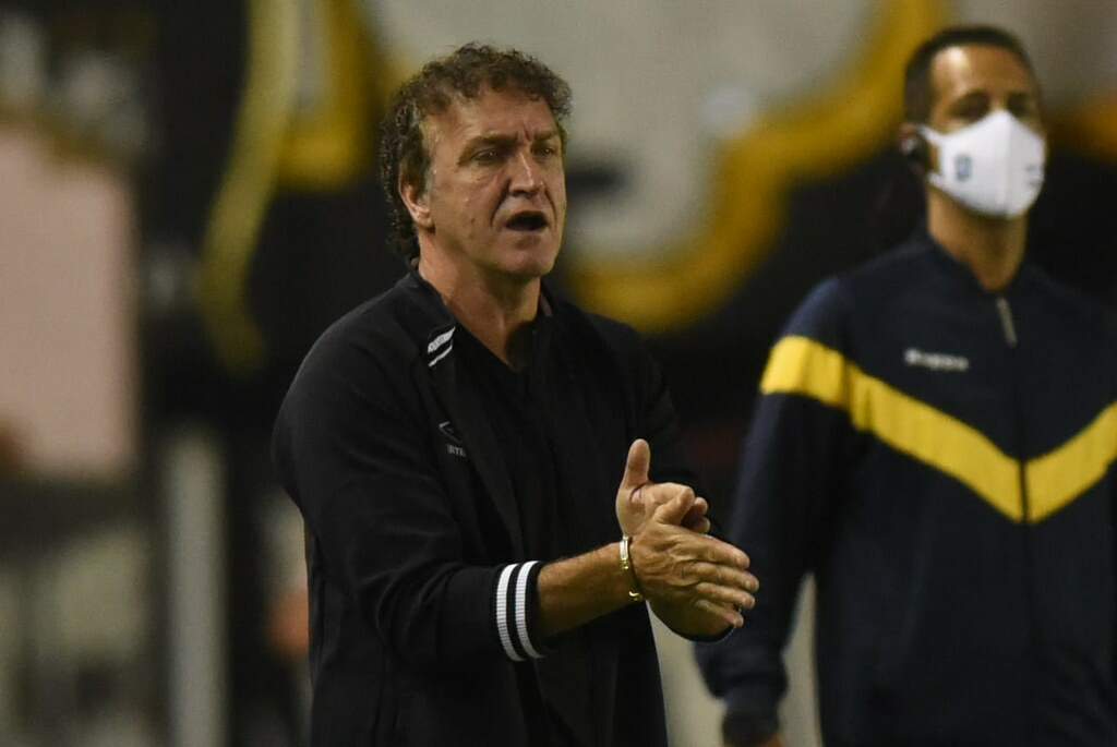 Santos não vence a três rodadas no Brasileirão