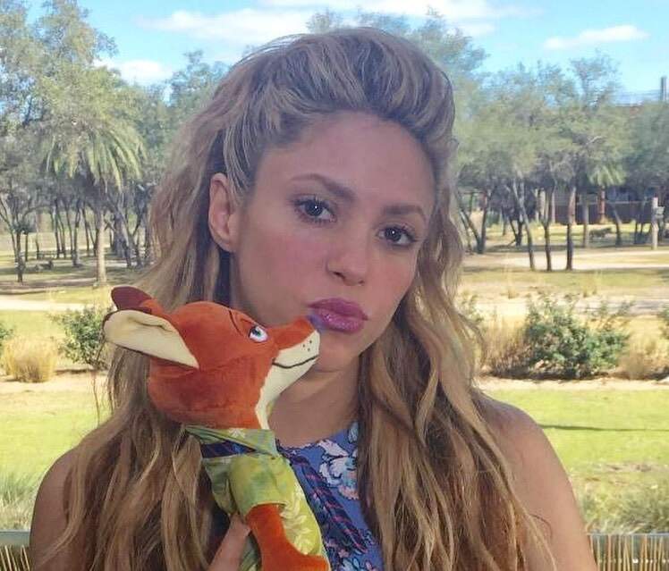 Shakira respondeu sobre quais cantores acompanha atualmente no Brasil