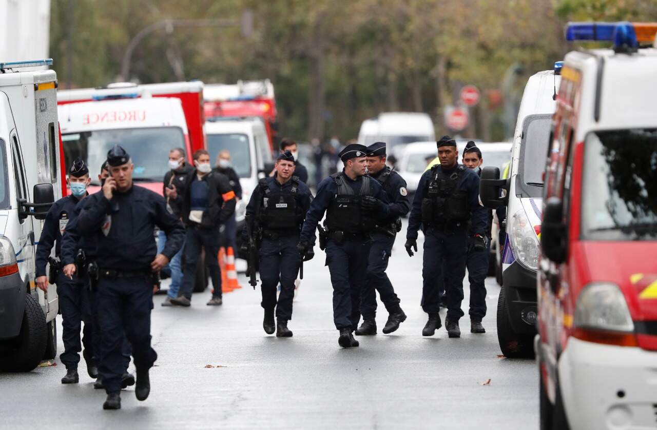 Um suspeito foi preso por volta das 12h30, horário local, perto da Bastilha