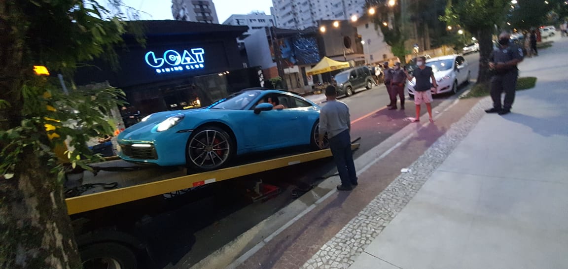 Porsche foi apreendido na Rua Tolentino Filgueiras, no domingo, em Santos 
