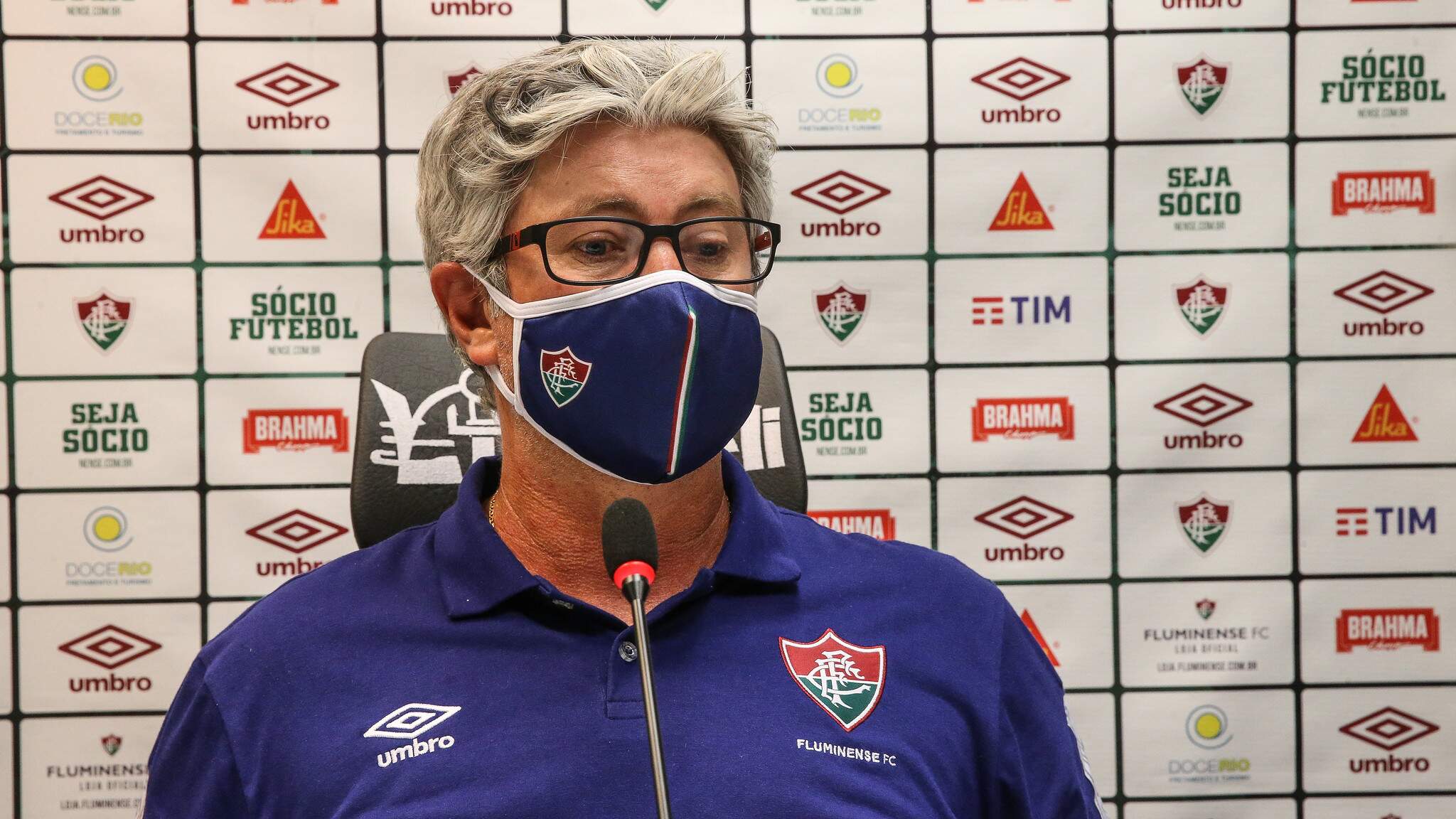 Técnico do Fluminense, Odair Hellmann comentou sobre a eliminação na Copa do Brasil e protestos