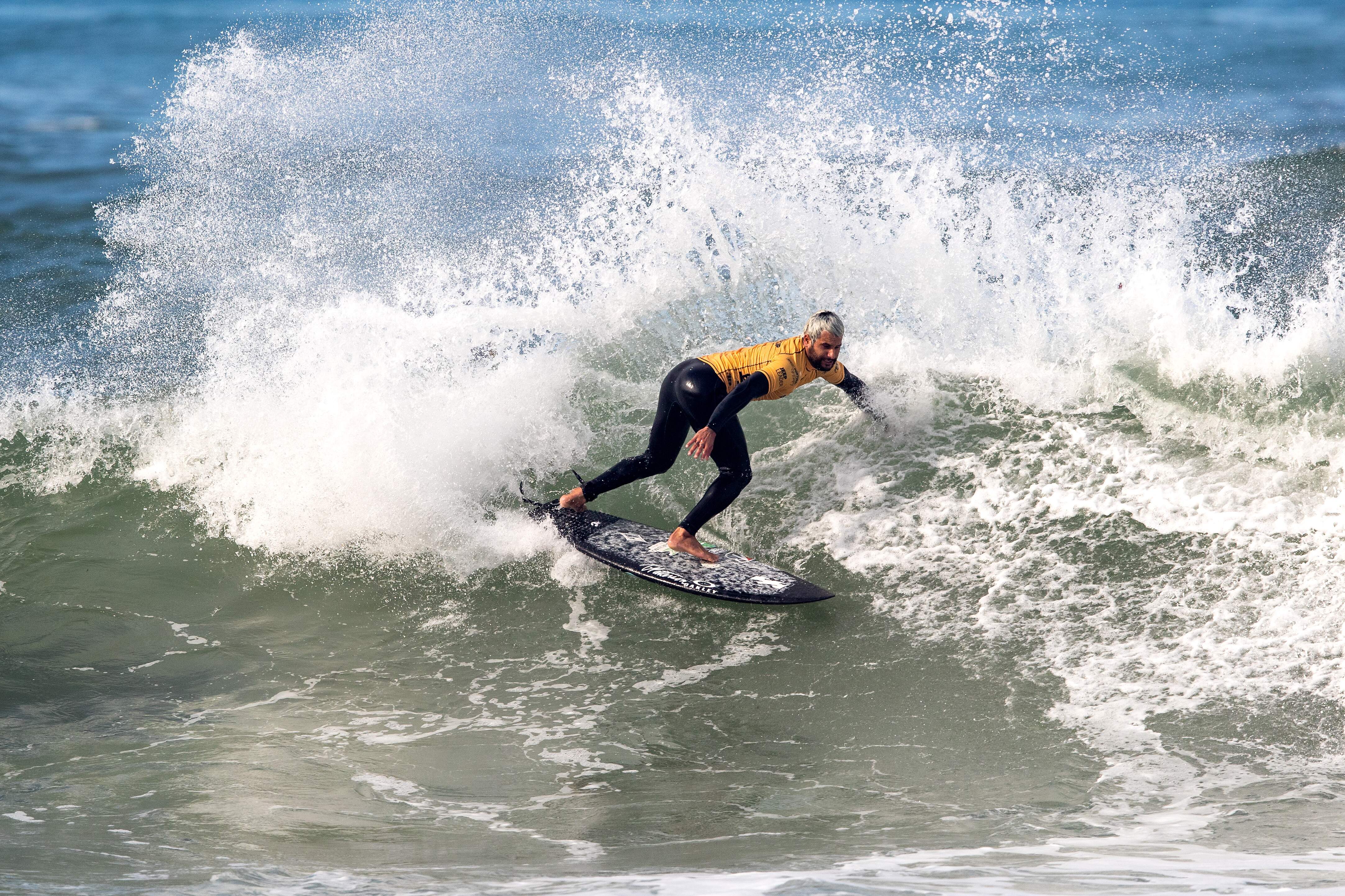 Surfista brasileiro conquista ótimo resultado em Portugal