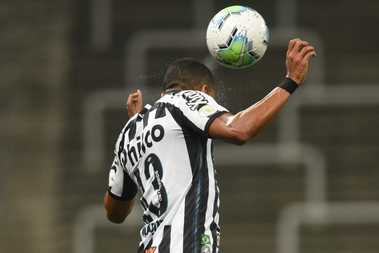 Madson faz o dele, mas Santos fica no empate contra o Corinthians