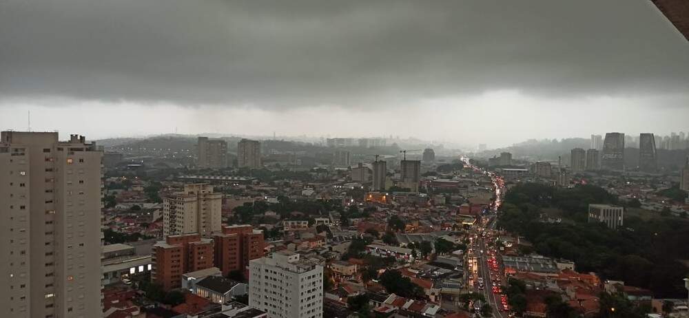 Temporal atinge São Paulo e deixa capital em estado de atenção para alagamentos