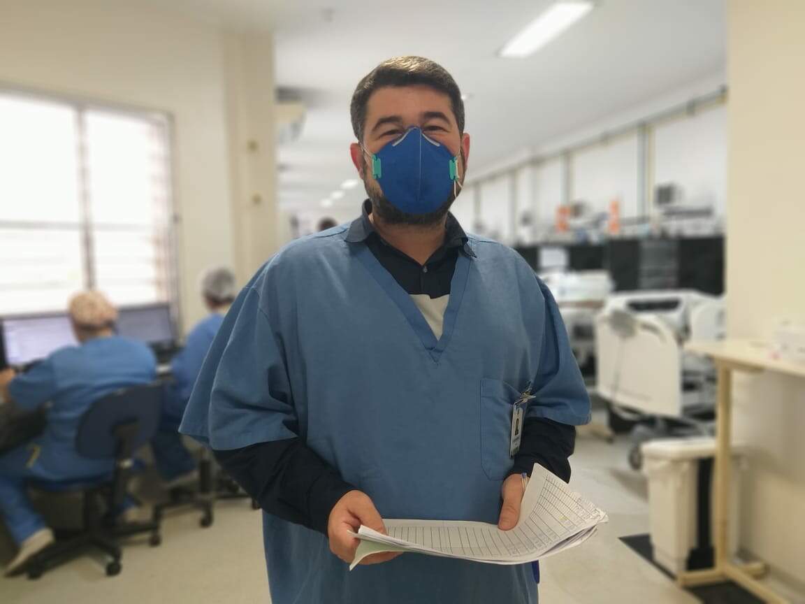 Médico intensivista Nilson Moura Gambero coordena a UTI da Santa Casa de Santos