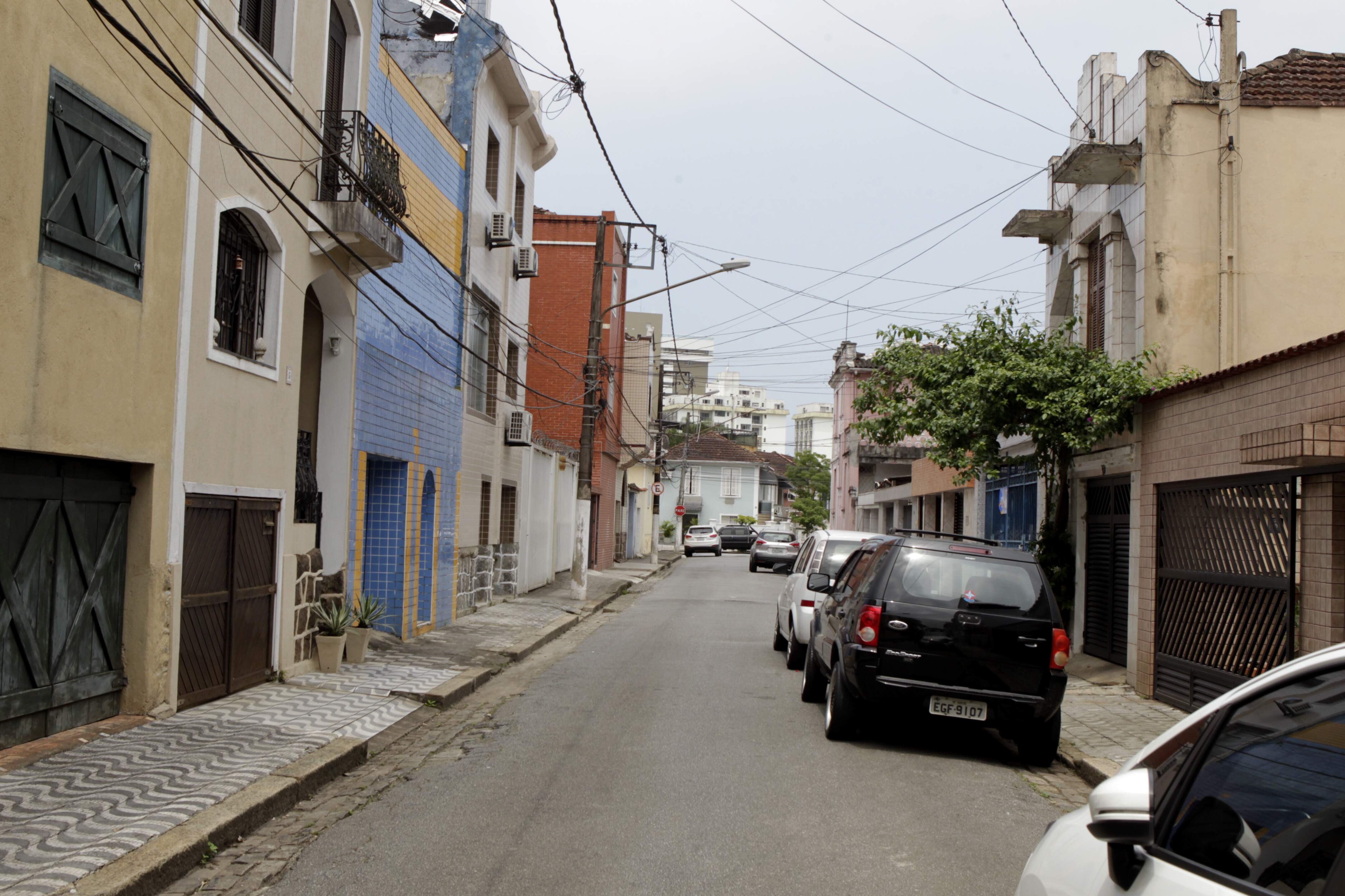 Moradores relatam tranquilidade e tradição da Vila Belmiro, em Santos