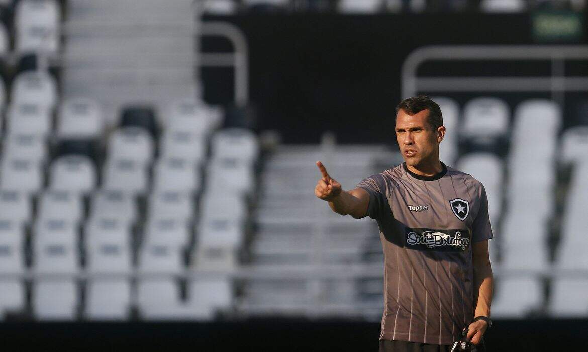 Bruno Lazaroni não é mais técnico do Botafogo