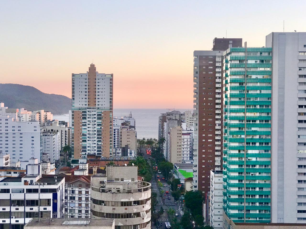 Em Santos, a vista de prédios foi privilegiada nesta quarta 