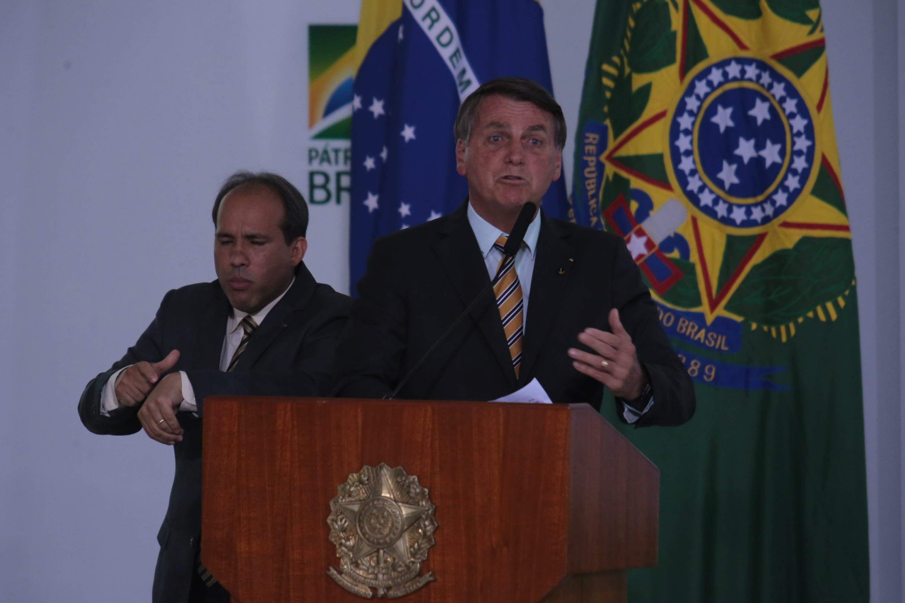 Declaração de Bolsonaro ocorreu durante cerimônia no Palácio do Planalto nesta terça-feira (11)