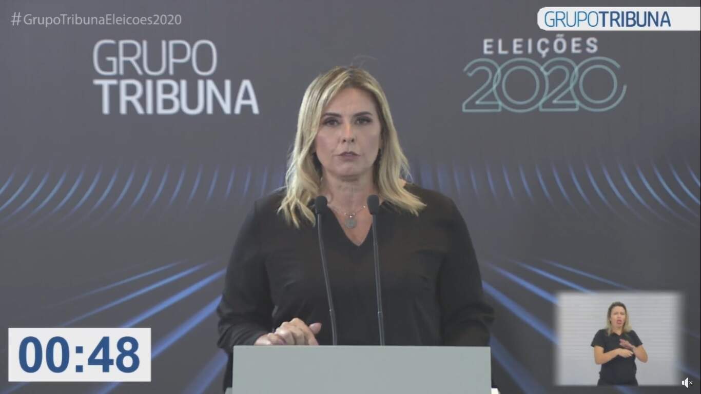Solange Freitas citou atentados sofridos durante a campanha eleitoral no debate do Grupo Tribuna