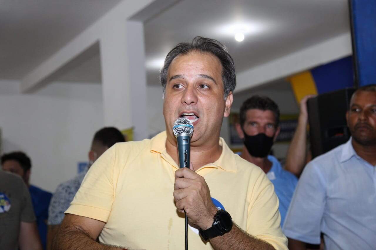 Luiz Maurício é o primeiro prefeito reeleito no município
