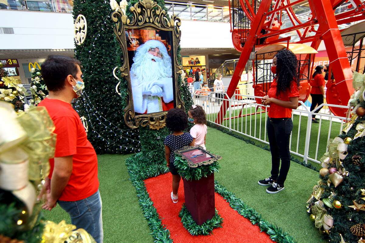 Papai Noel interage virtualmente com os visitantes