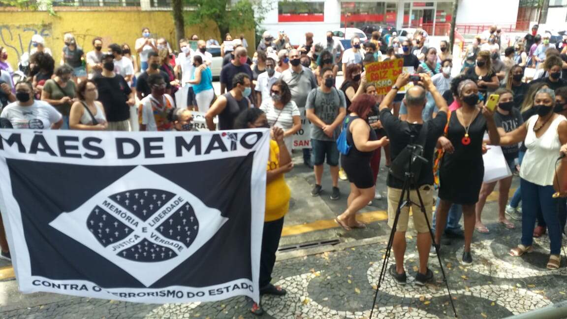 Protestos em frente ao Carrefour de Santos 