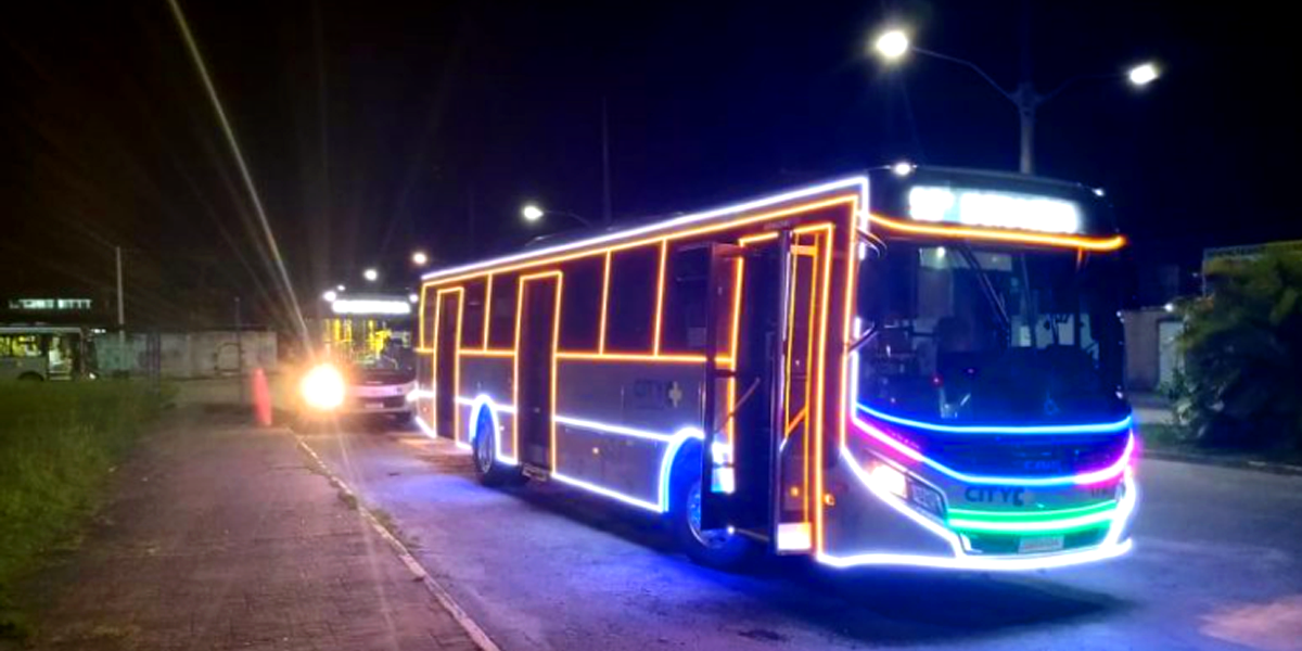 Ônibus iluminado estará nas ruas diariamente