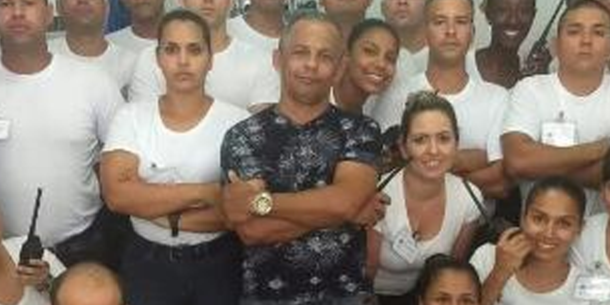 Celso (ao centro) foi morto a tiros na Zona Noroeste de Santos nesta sexta-feira (11) 