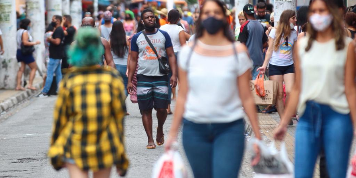 Cidades como Guarujá e Santos costumam receber centenas de milhares de turistas nesta época