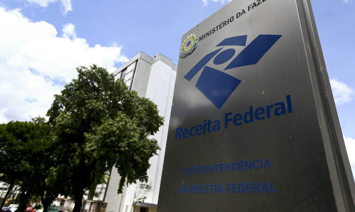 De janeiro a novembro, arrecadação federal passa de R$ 1 trilhão