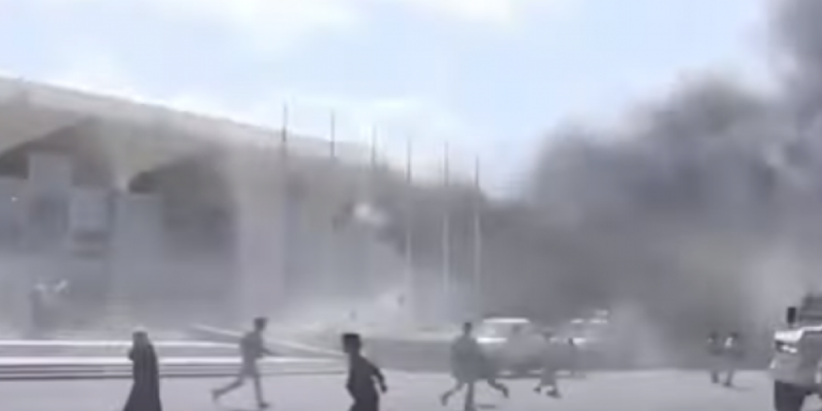 Ataque com mísseis deixa 25 mortos e 110 feridos em aeroporto no Iêmen