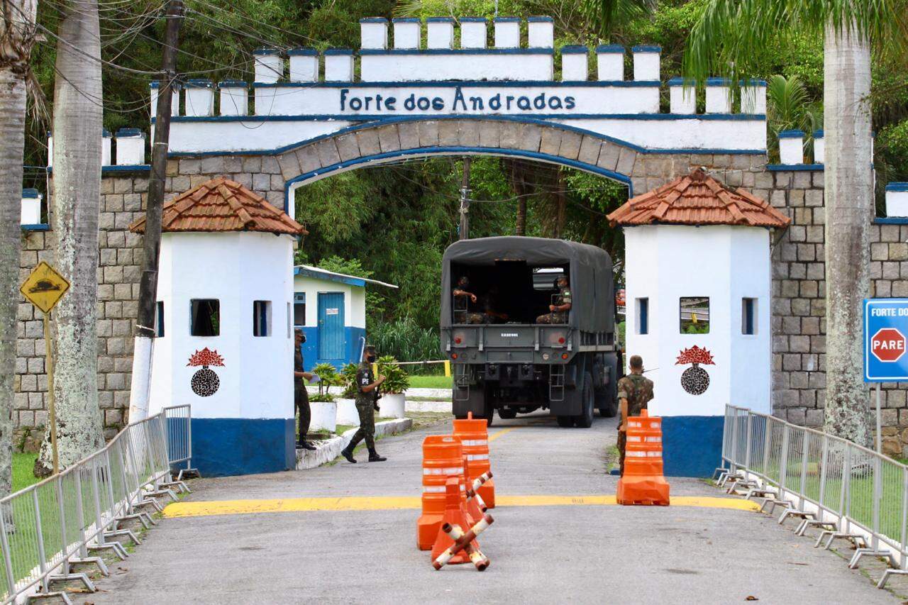 Na frente do Forte dos Andradas, o movimento é fraco neste domingo (3) 