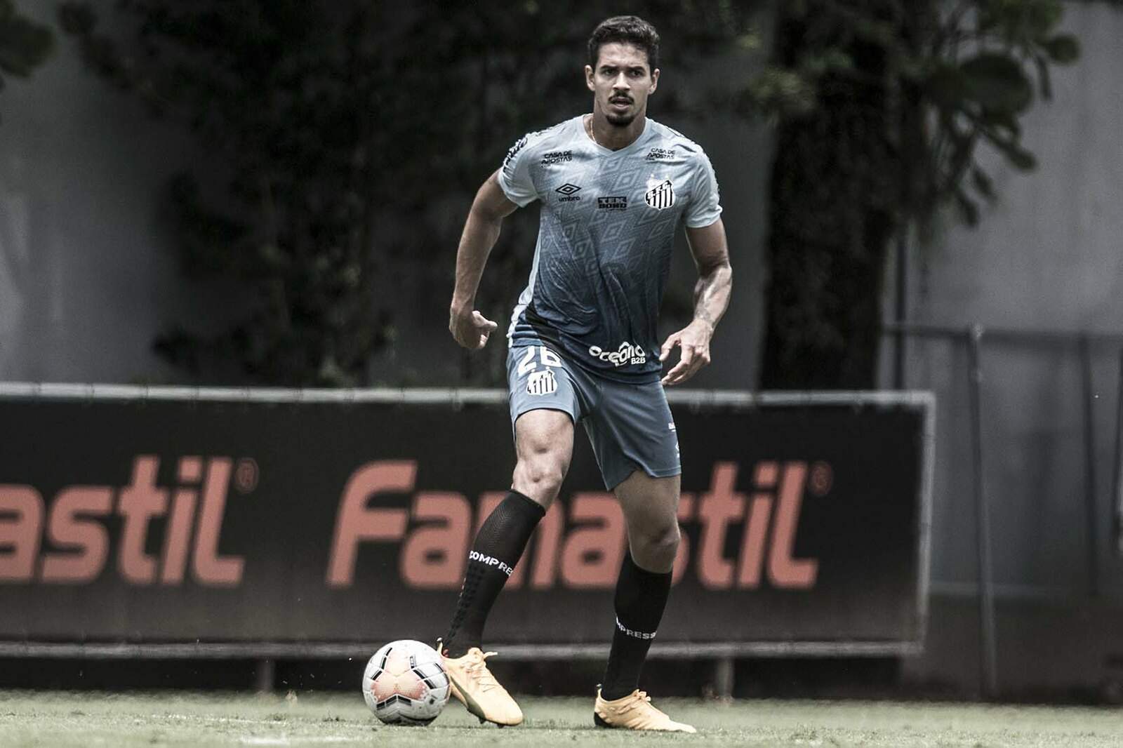 Dirigentes do Santos querem resolver impasse com atleta e utiliza-lo no restante da Libertadores